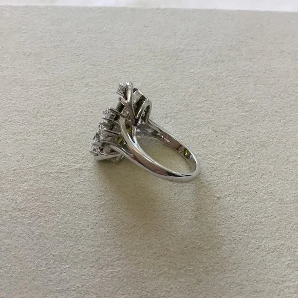 Elegant Sterling Silver Green Crystal Cocktail Ring - Picture 6 of 7